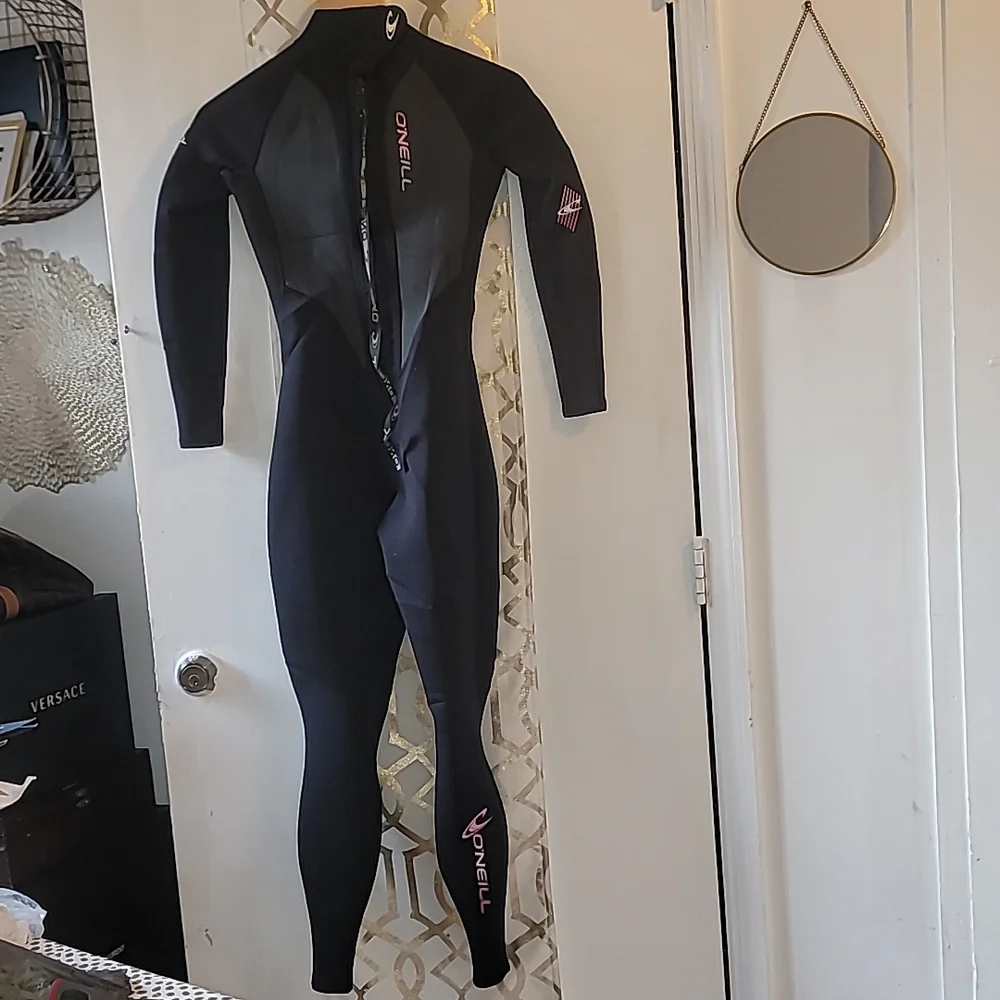 O'Neill Black Wetsuit - Picture 3 of 11